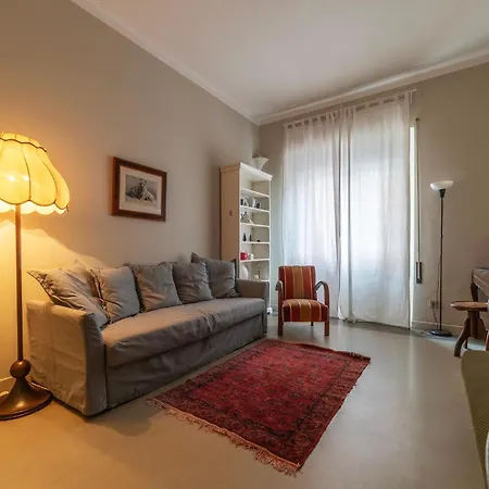 Guesthost - Piazza Bainsizza Elegant