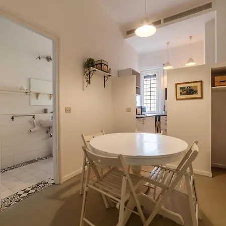 Guesthost - Piazza Bainsizza Elegant