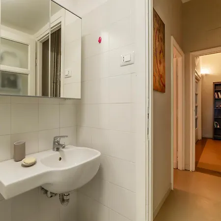 Guesthost - Piazza Bainsizza Elegant