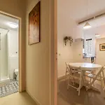 Guesthost - Piazza Bainsizza Elegant Apartment *